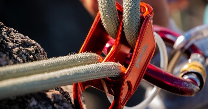 Protection dorsale en karting : obligatoire ou optionnelle ?
