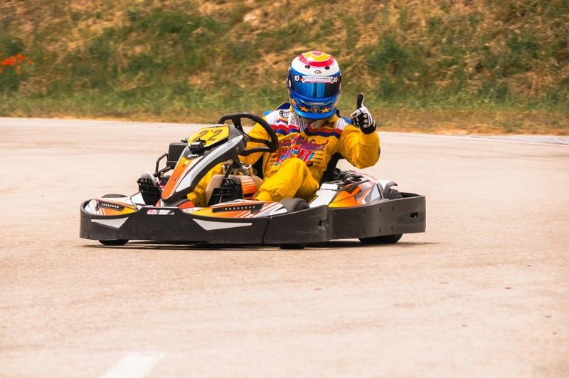 Casque de karting : normes et critères de sélection essentiels